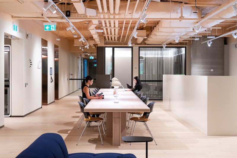 555 Collins ExChange Flexible workspace